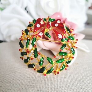 Christmas reef brooch